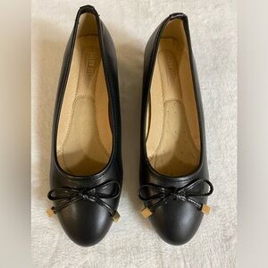 New Women’s slip on black dress shoes 1.5” wedge heel Salon Studio 8.5 Wide